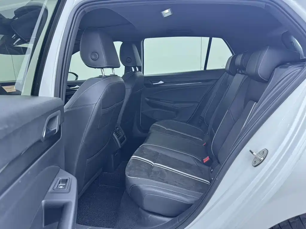 Volkswagen Golf — миниатюра 12