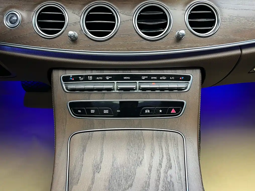 MERCEDES-BENZ E CLASS