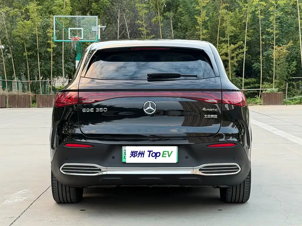 Mercedes-Benz EQE SUV — миниатюра 8