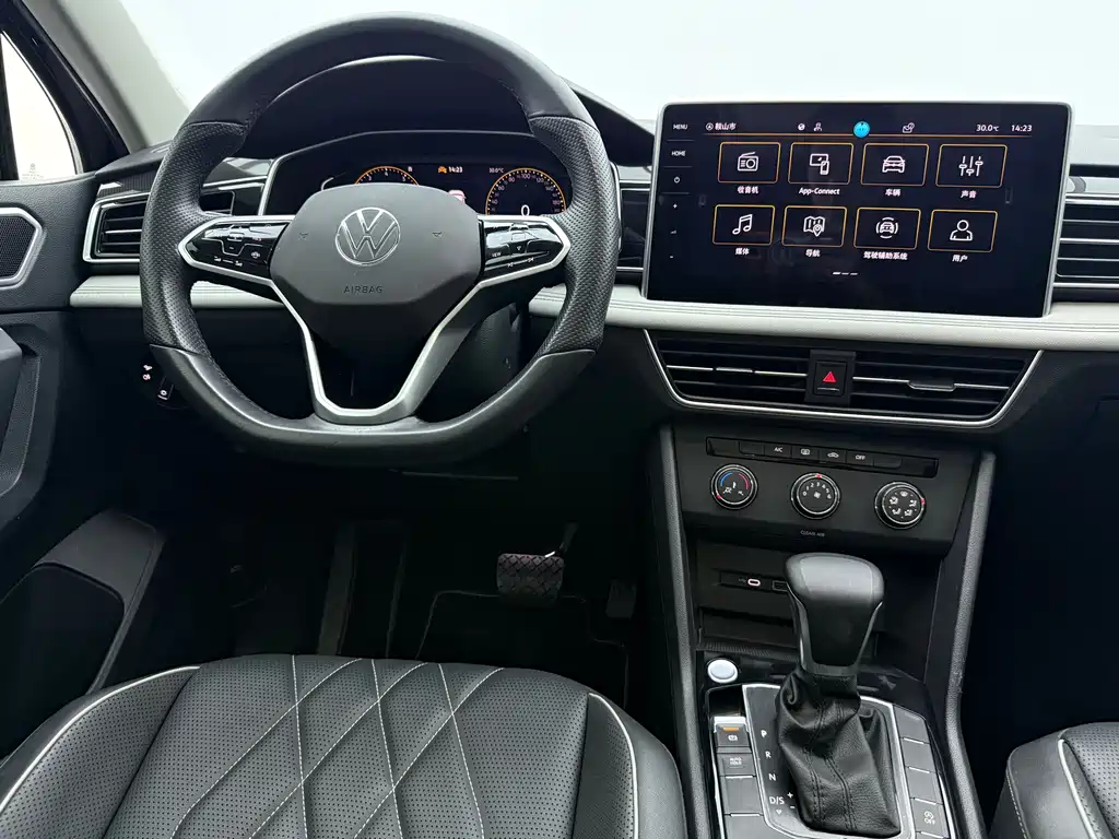 Volkswagen Tiguan L L 2023 280TSI AT