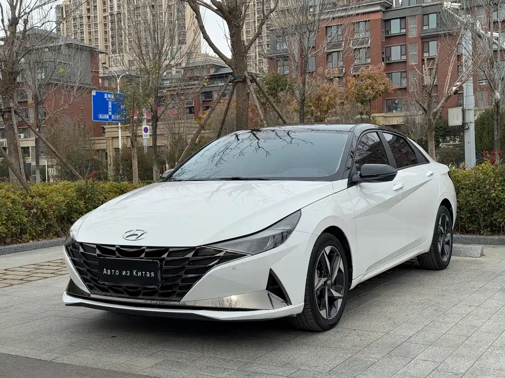 HYUNDAI ELANTRA