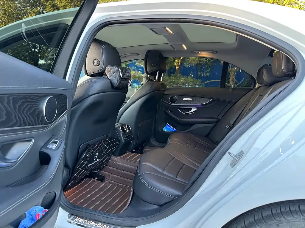 Mercedes-Benz C-Class — миниатюра 5