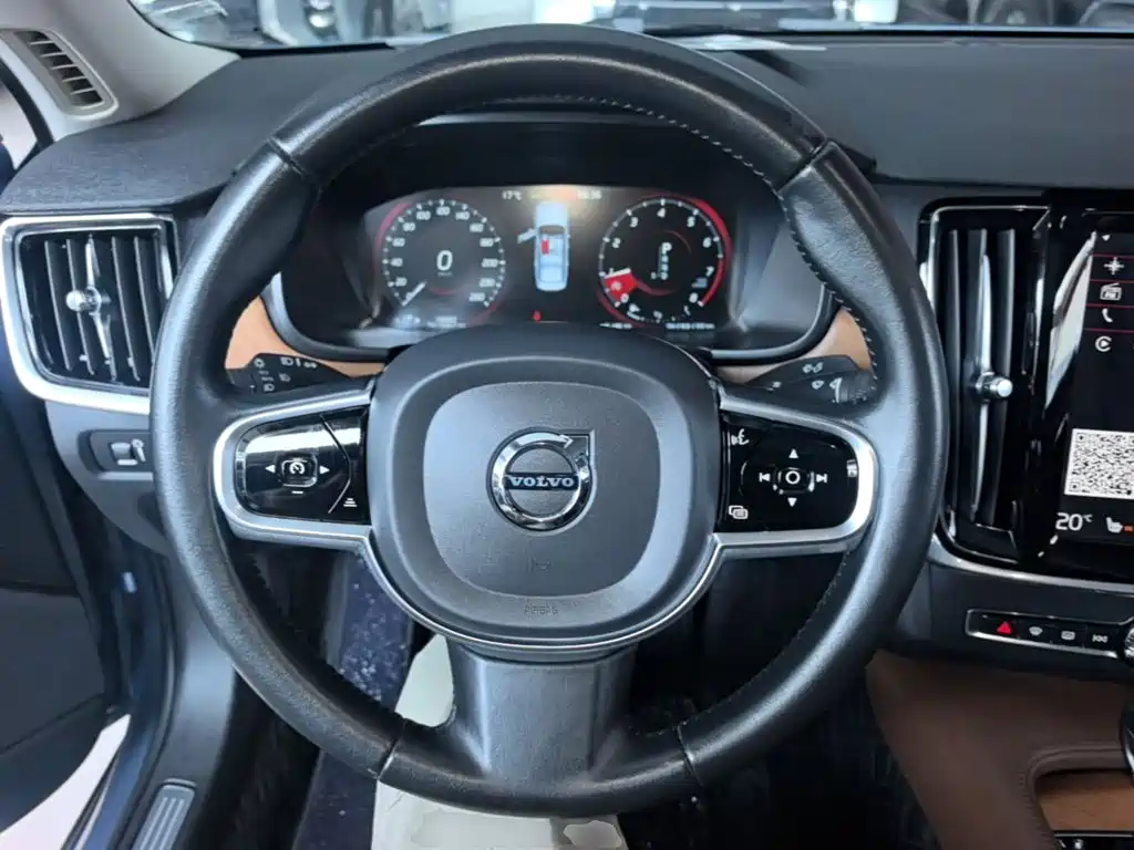 Volvo S90 — миниатюра 11