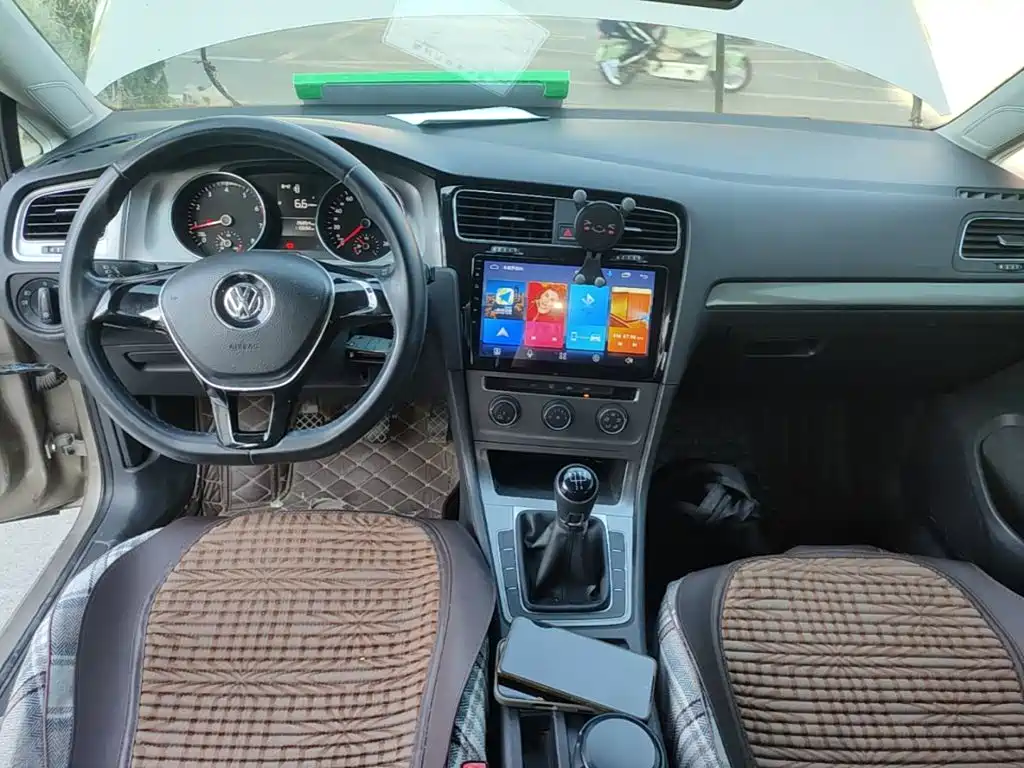 Volkswagen Golf — миниатюра 10