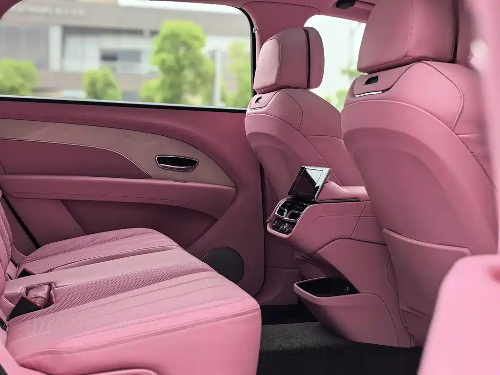 Bentley Bentayga — миниатюра 3