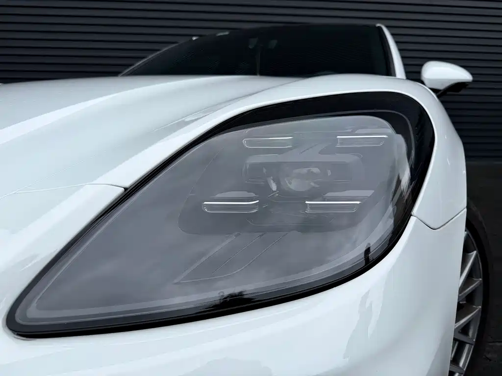 Porsche Panamera — миниатюра 24