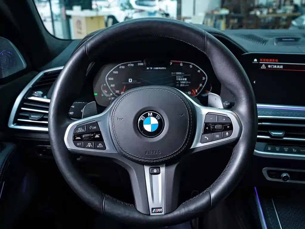 BMW X7 — миниатюра 17
