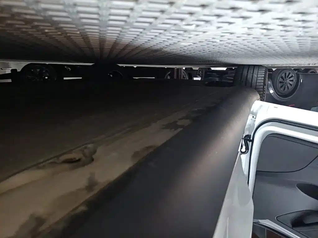 Tesla Model Y — миниатюра 22