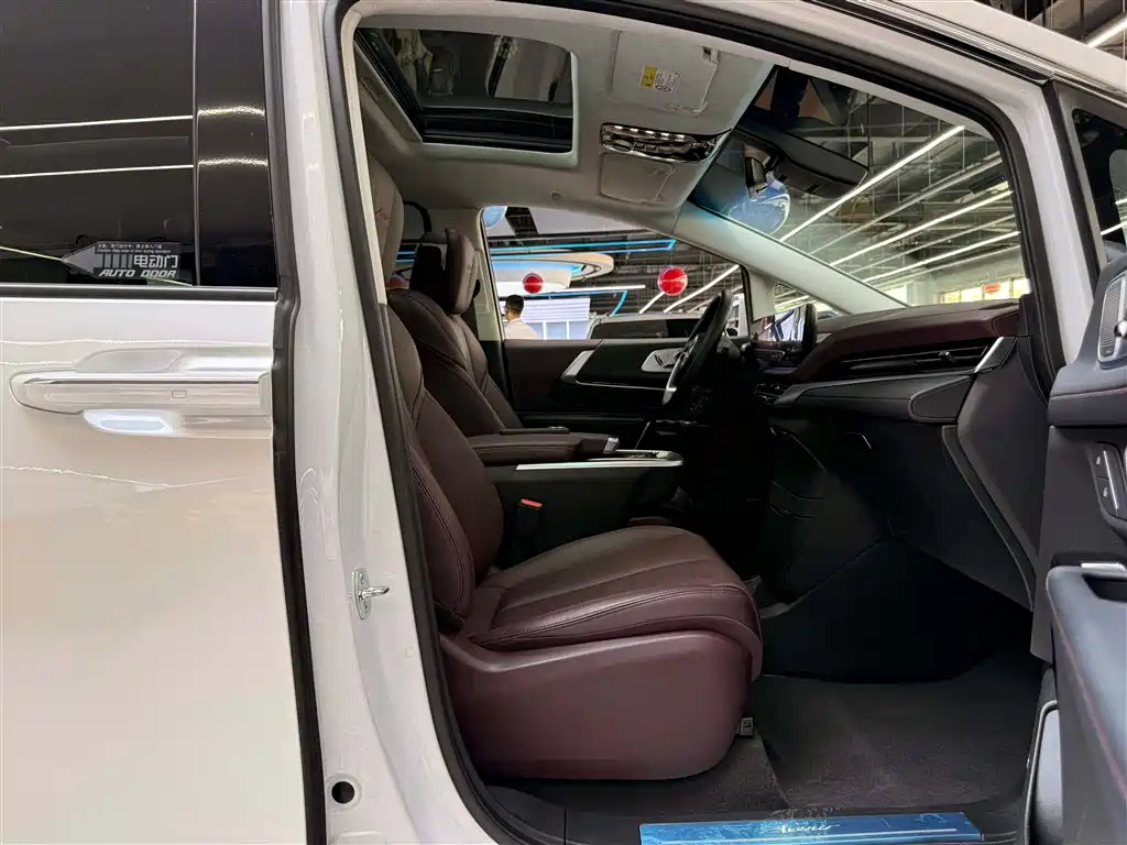 Buick Century 2023 2.0T мест
