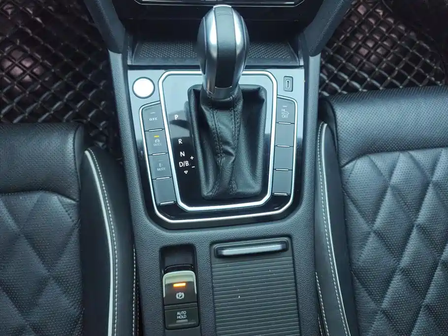 Volkswagen 迈腾 PHEV — миниатюра 16