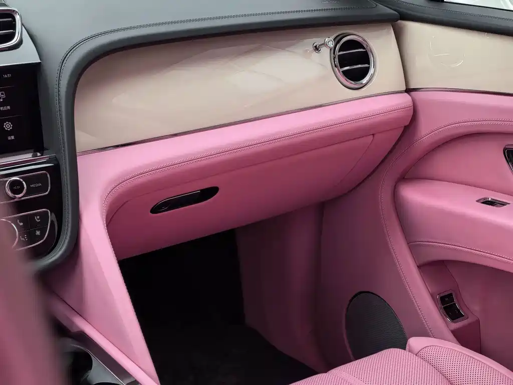 Bentley Bentayga — миниатюра 5