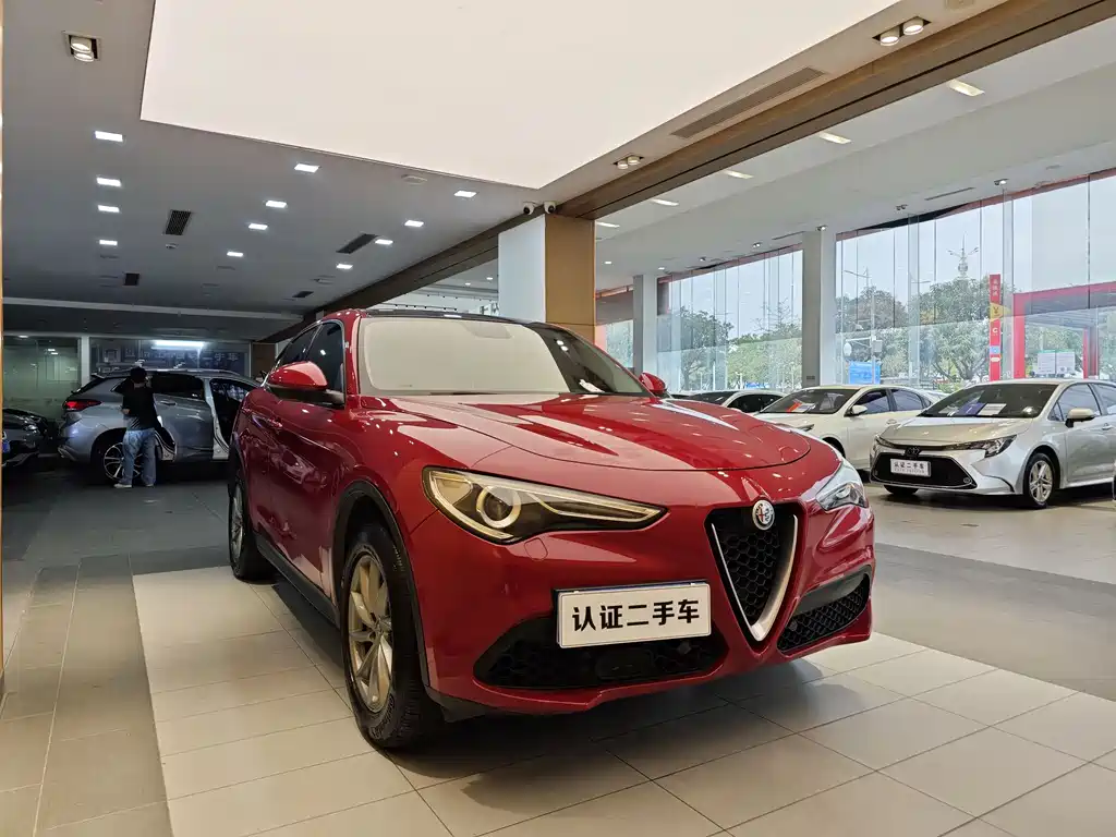 Alfa Romeo Stelvio 2017 2.0T 200HP Elite