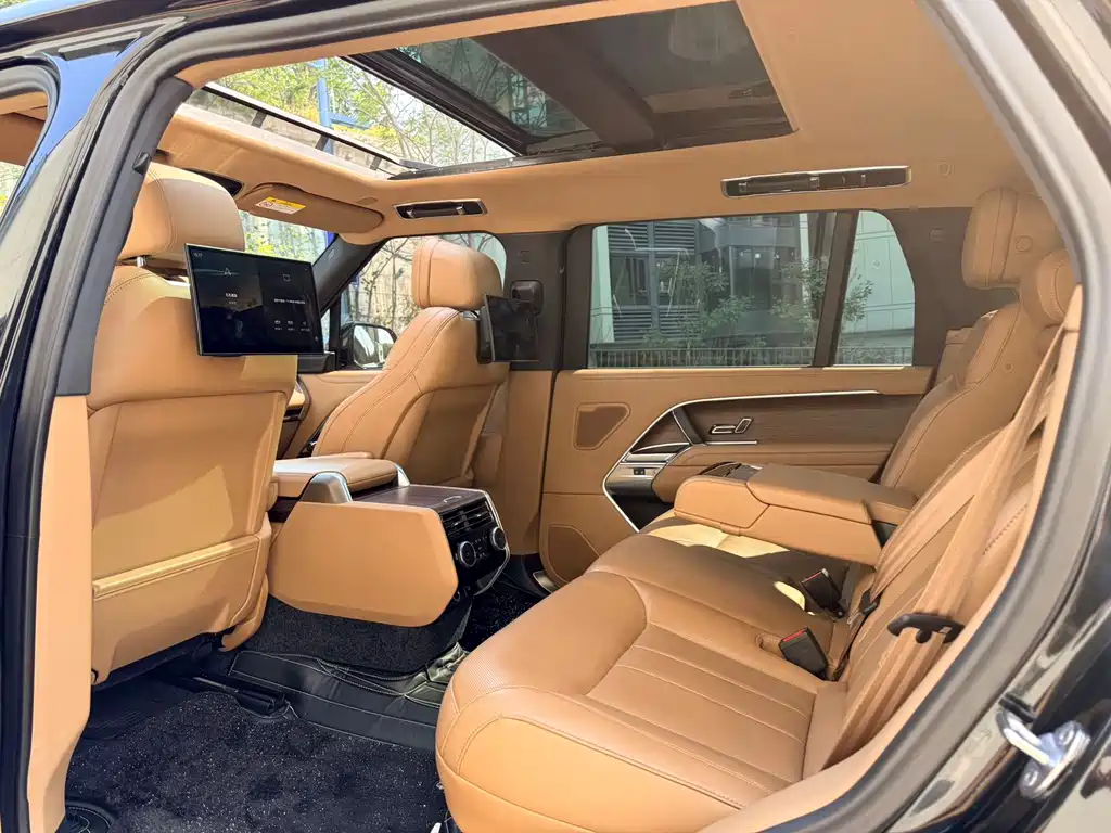 Land Rover Range Rover 2023 3.0 L6 400PS Long Wheelbase