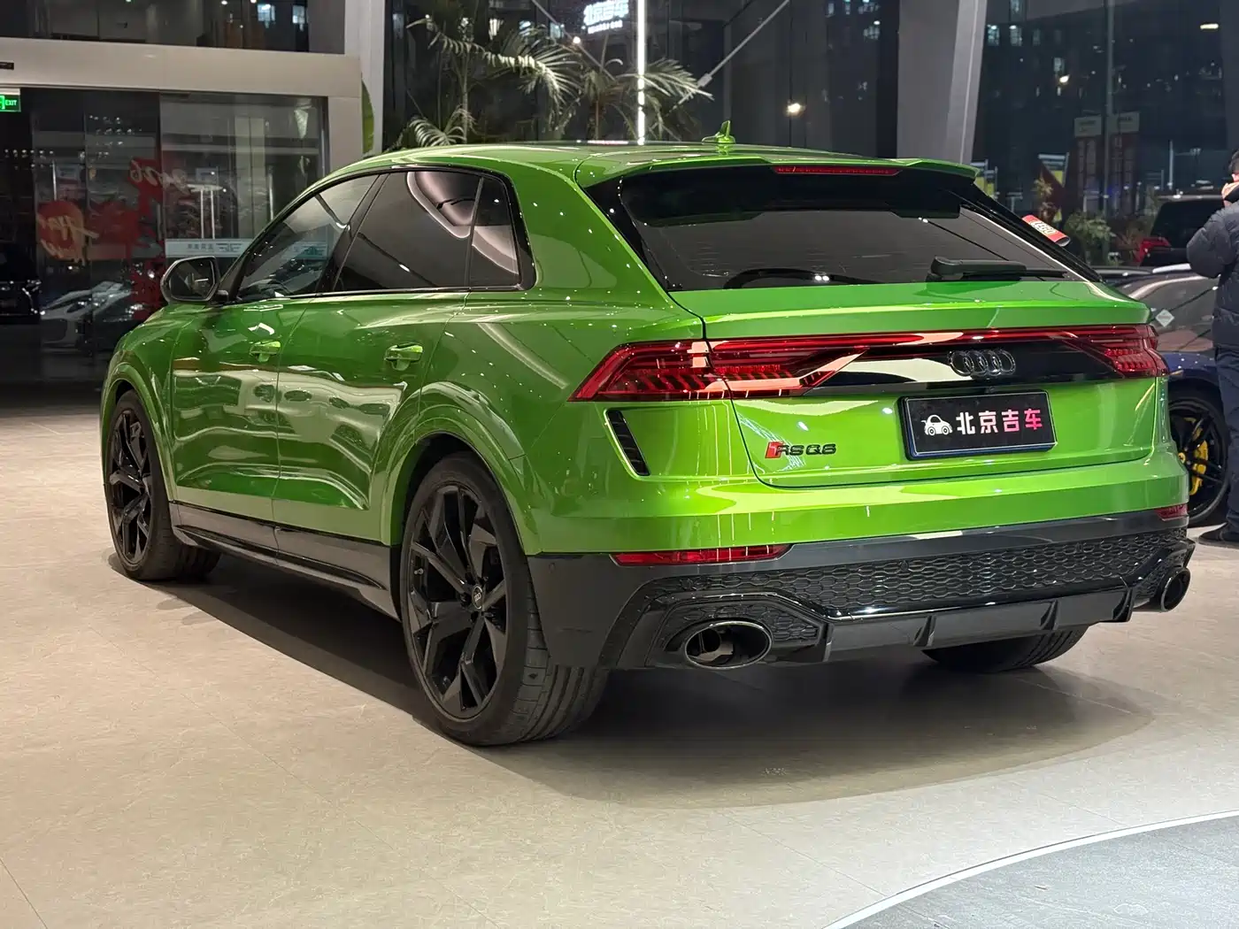 Audi RS Q8 2022 Зеленый из Китая