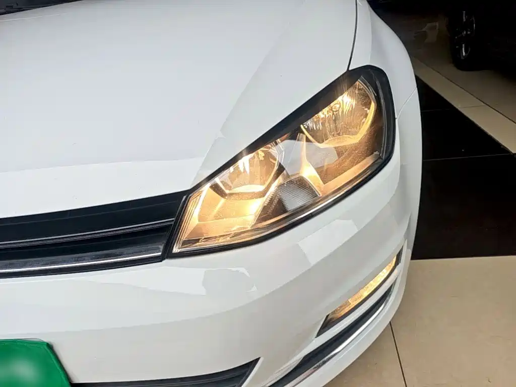 Volkswagen Golf — миниатюра 24