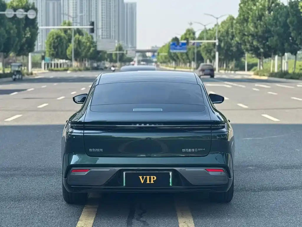 Geely Galaxy Galaxy 8 8 2025 130km EM-i Flagship