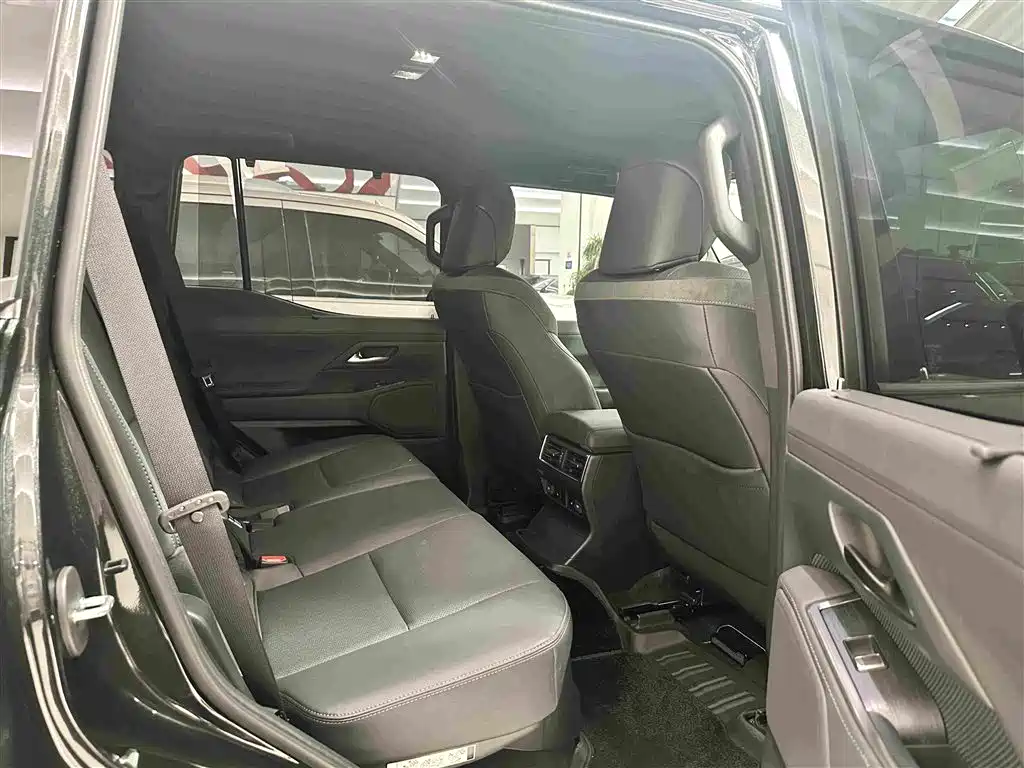 Lexus GX — миниатюра 18