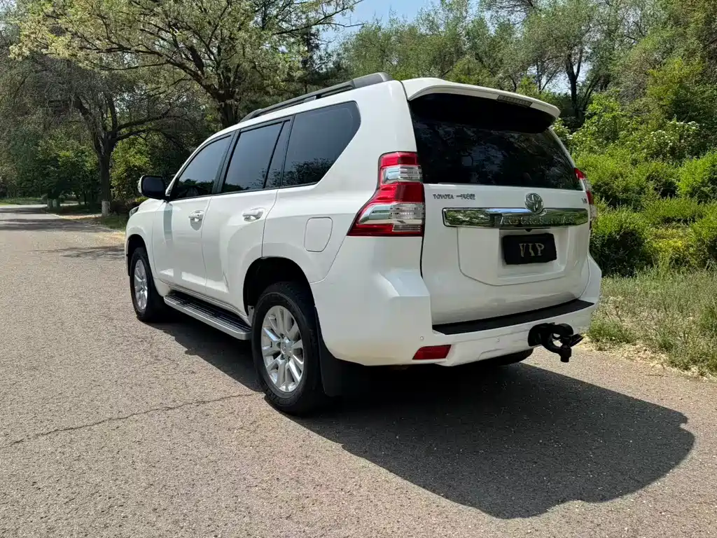 Toyota Land Cruiser Prado 2014 4.0L AT VX NAVI