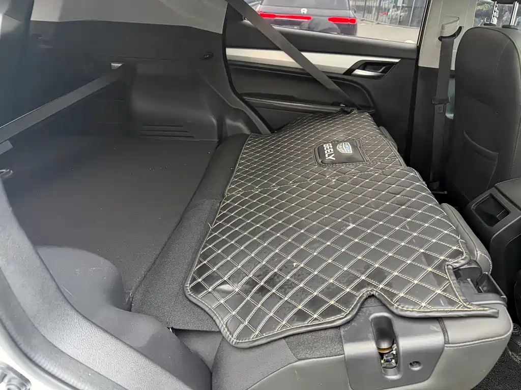 GEELY AUTOMOBILE VISION X6