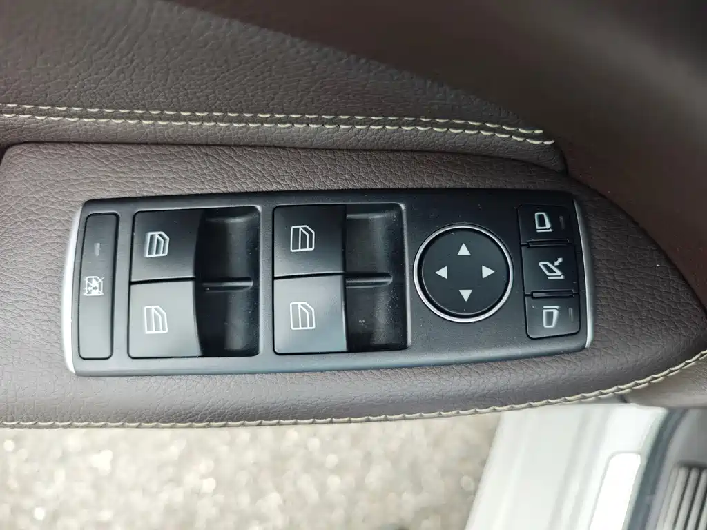 Mercedes-Benz GLE (Import) — миниатюра 16