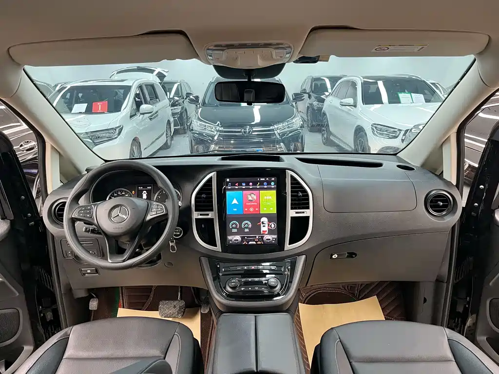 Mercedes-Benz Vito 2020 2.0T Elite 7 мест