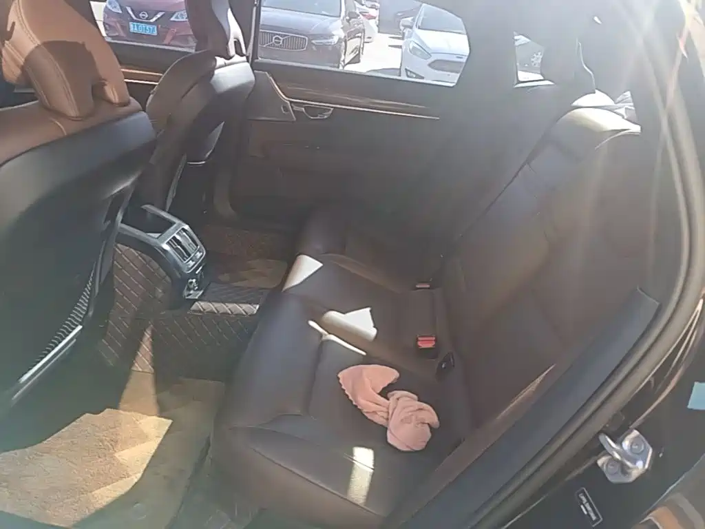 Volvo S90 — миниатюра 17