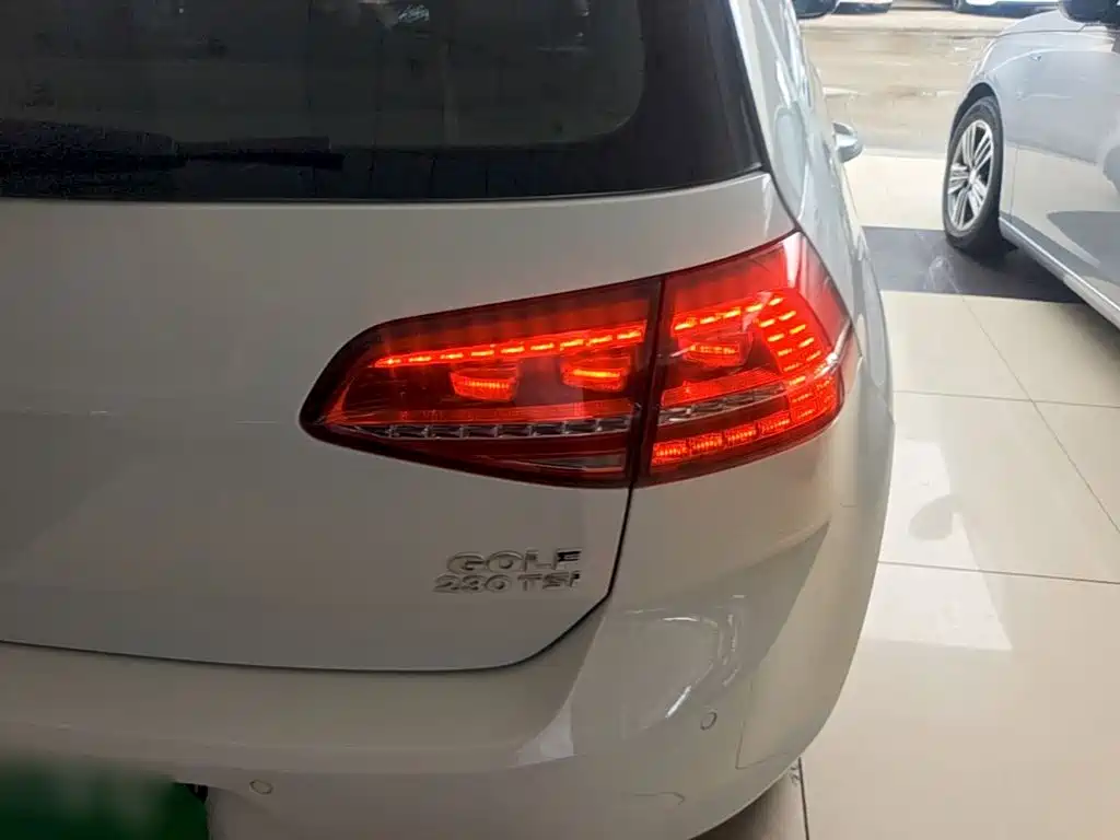 Volkswagen Golf — миниатюра 8