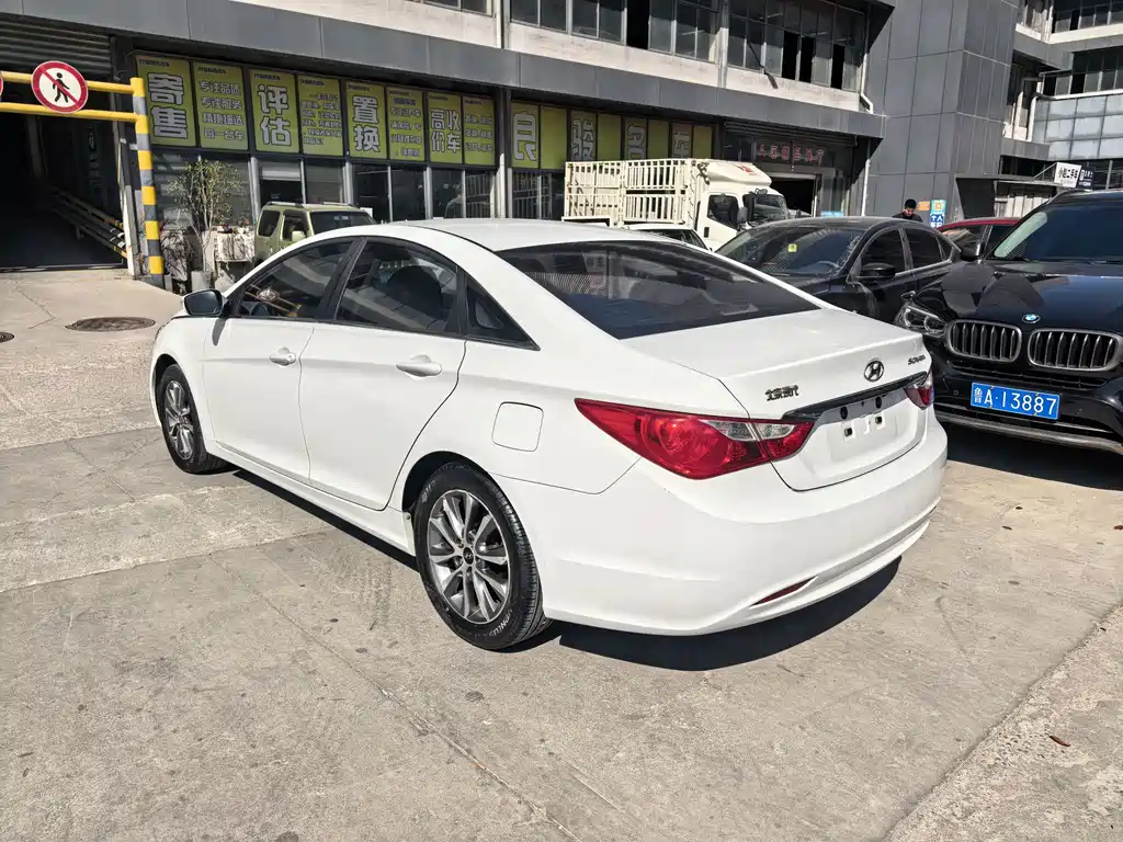 Hyundai Sonata — миниатюра 6