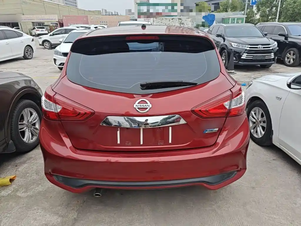 Nissan Tiida — миниатюра 6