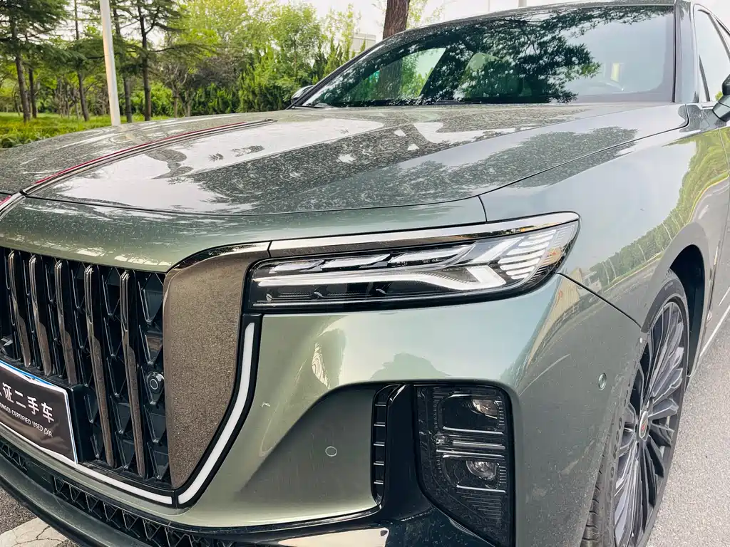 Hongqi H9 2025 2.0T 5 мест