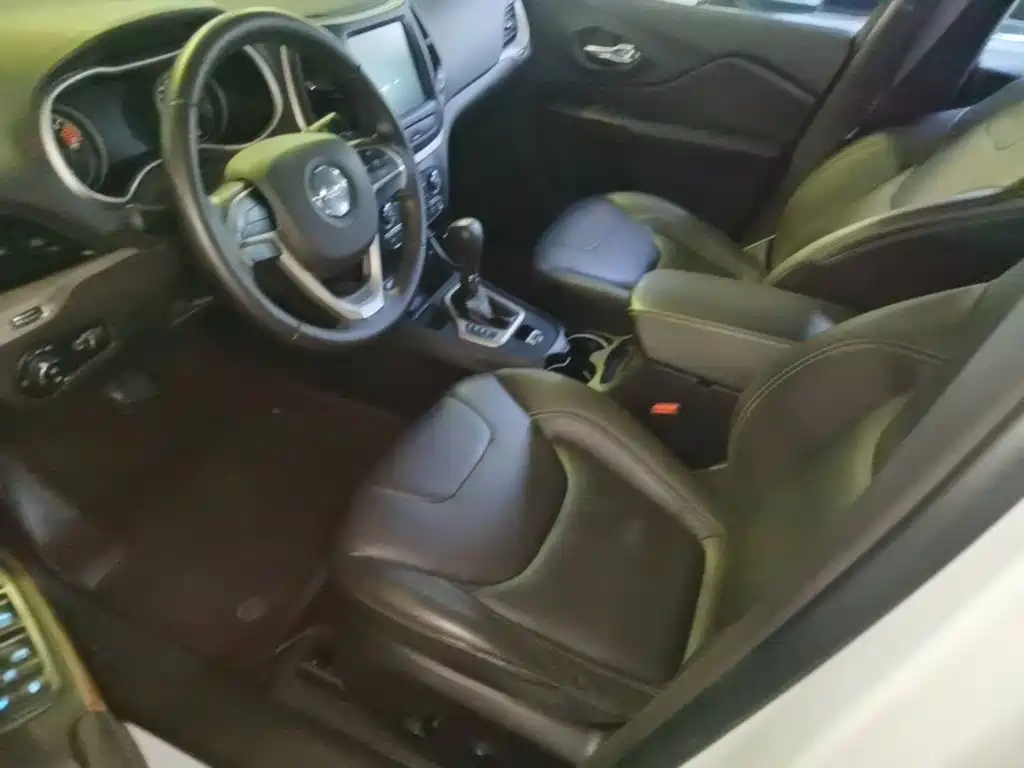 Jeep Cherokee — миниатюра 15