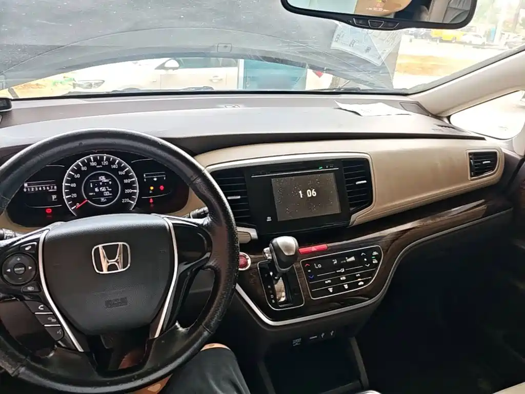 Honda Odyssey 2015 2.4L Luxury