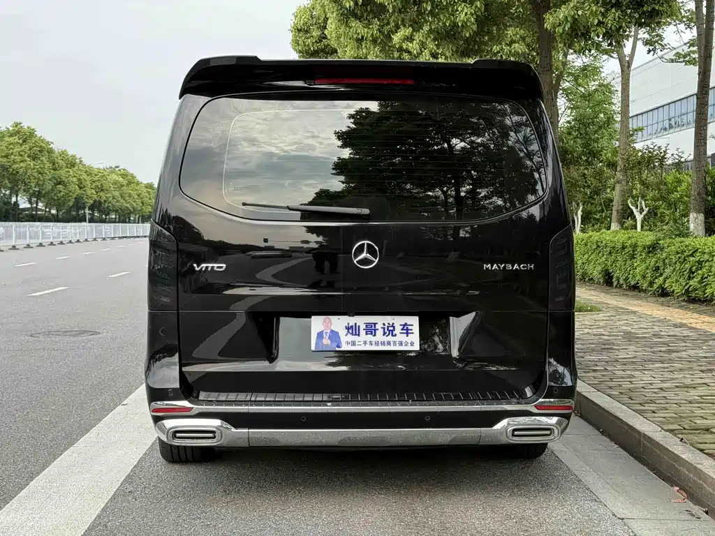 Mercedes-Benz Vito 2023 2.0T 7 мест