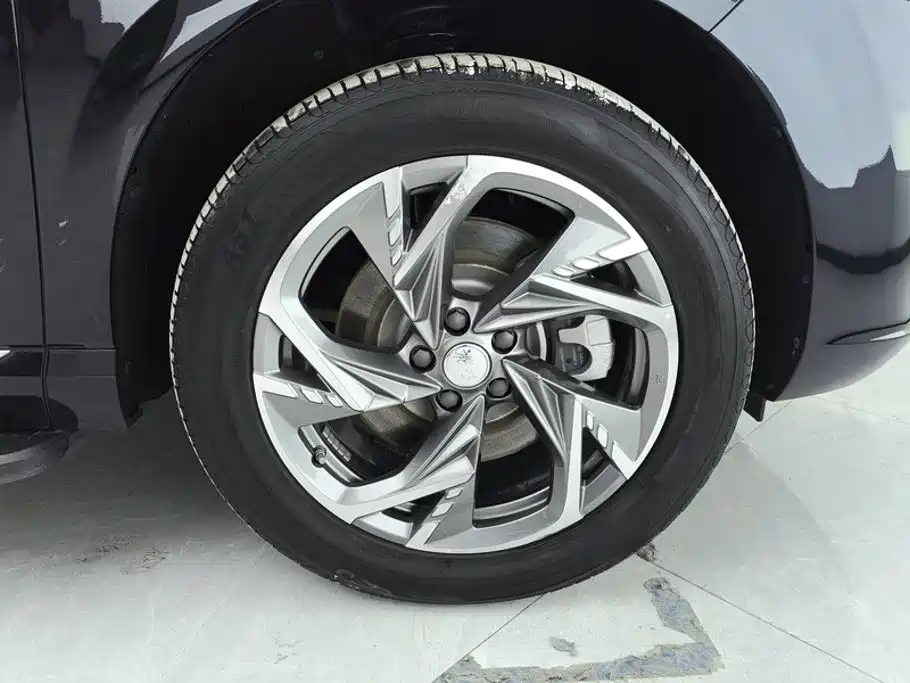 Hongqi Hongqi HS3 PHEV — миниатюра 6