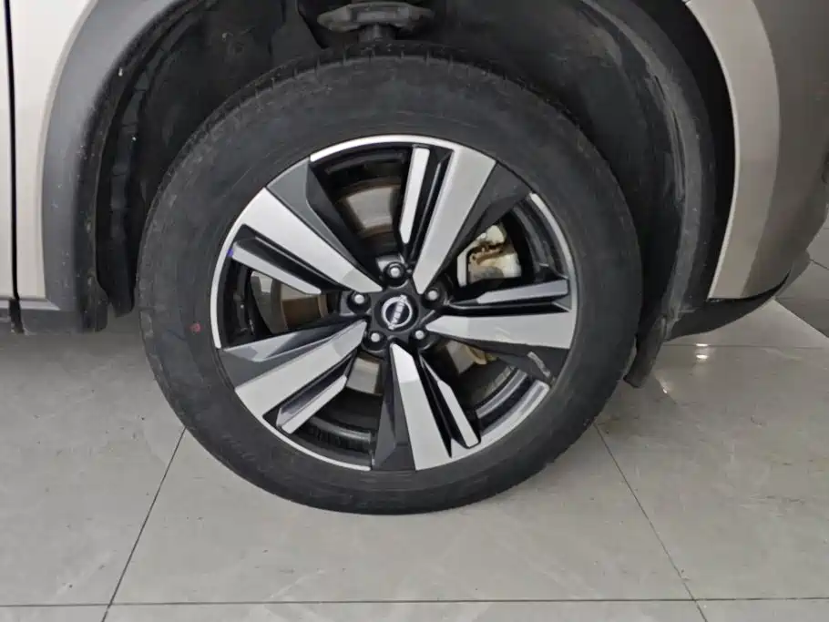 Nissan X-Trail — миниатюра 6