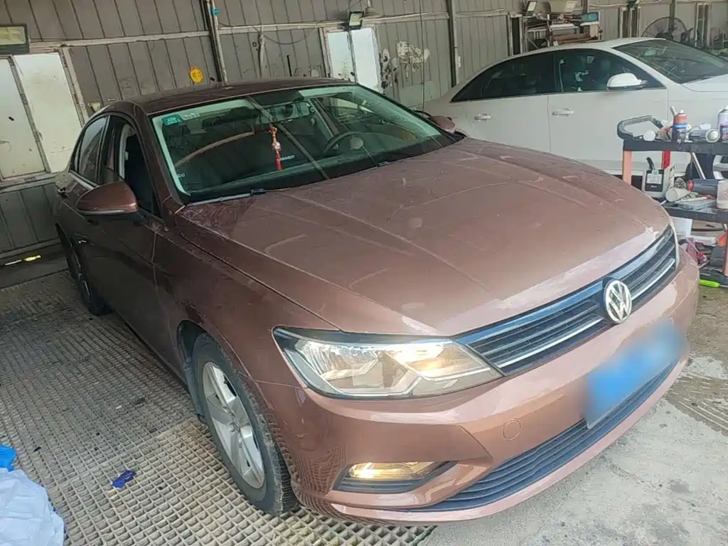 Volkswagen Lamando 2017 230TSI DSG
