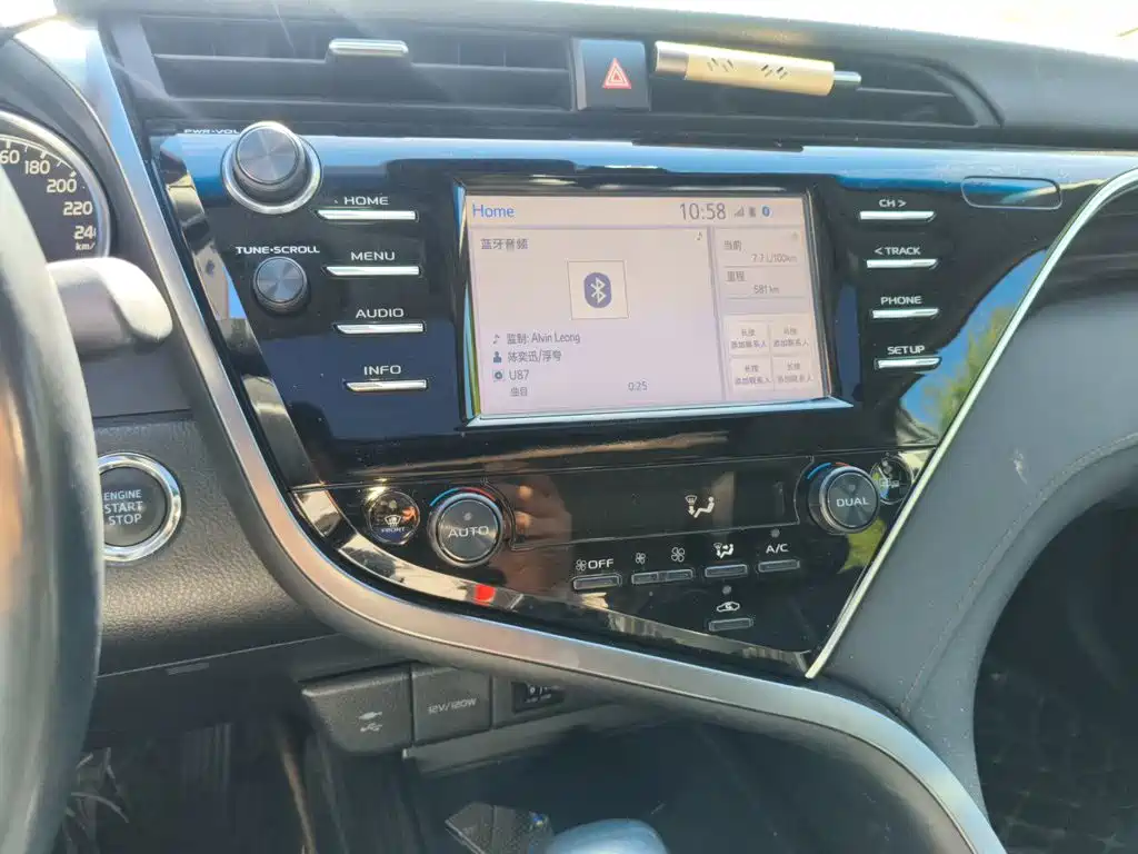 Toyota Camry — миниатюра 9