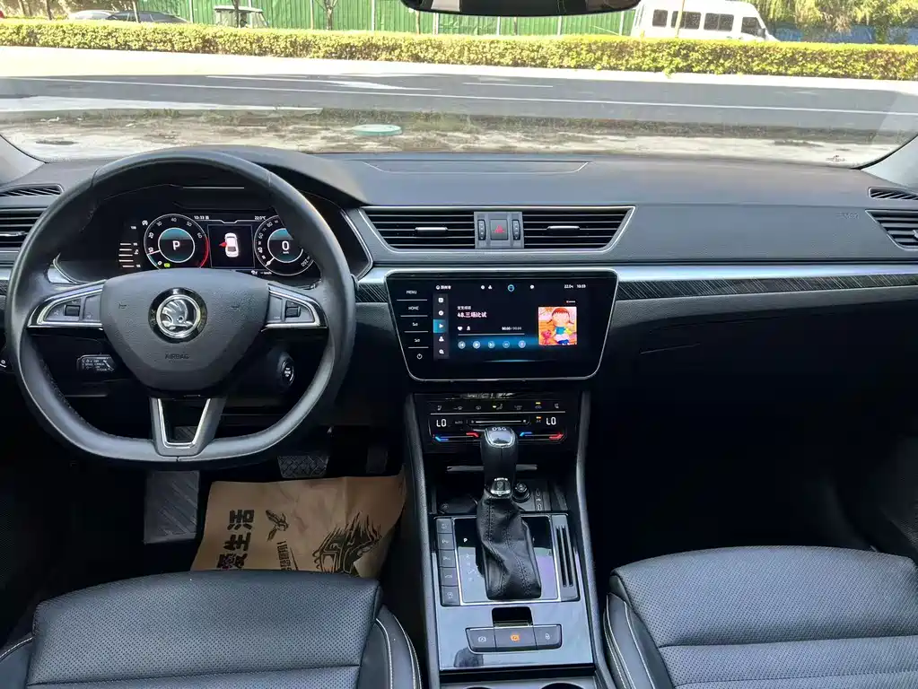 Skoda Superb — миниатюра 5