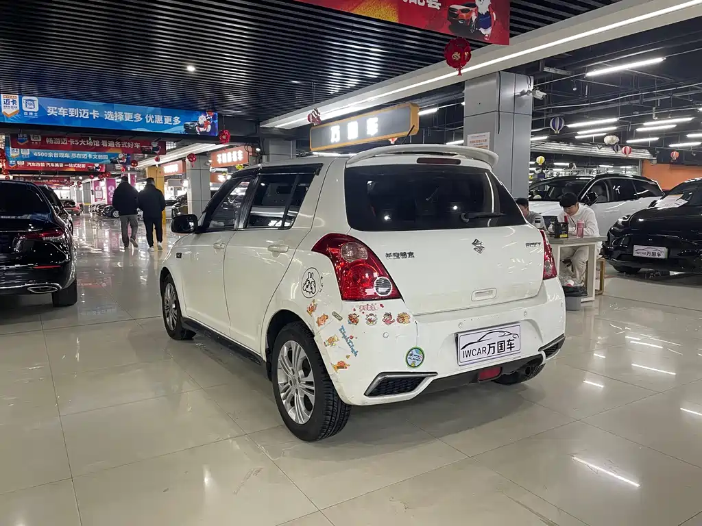 SUZUKI SWIFT