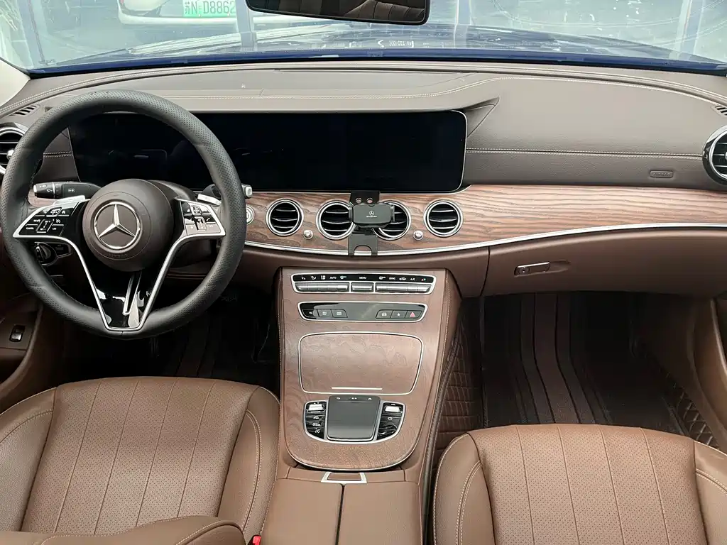 Mercedes-Benz E-Class - фото 6