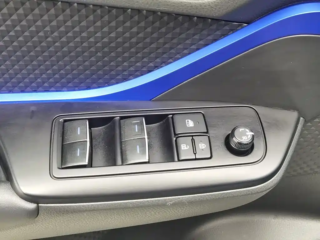 Toyota C-HR — миниатюра 9