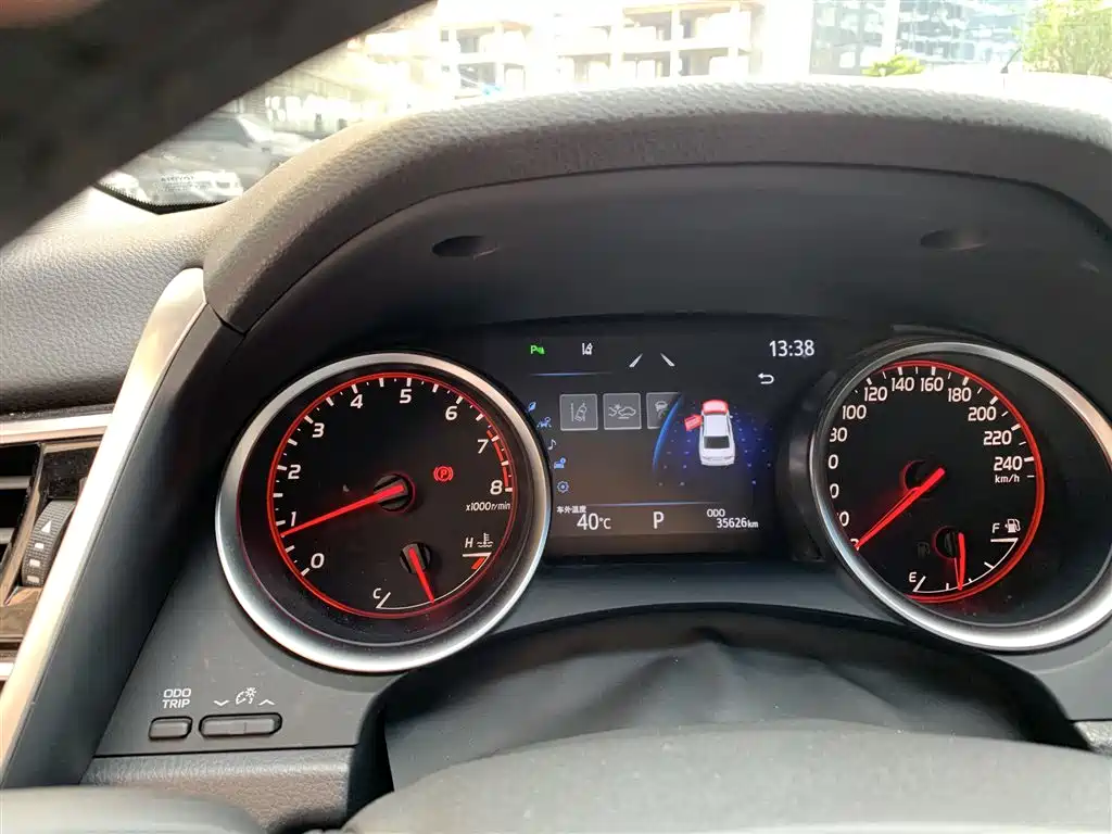 Toyota Camry — миниатюра 9