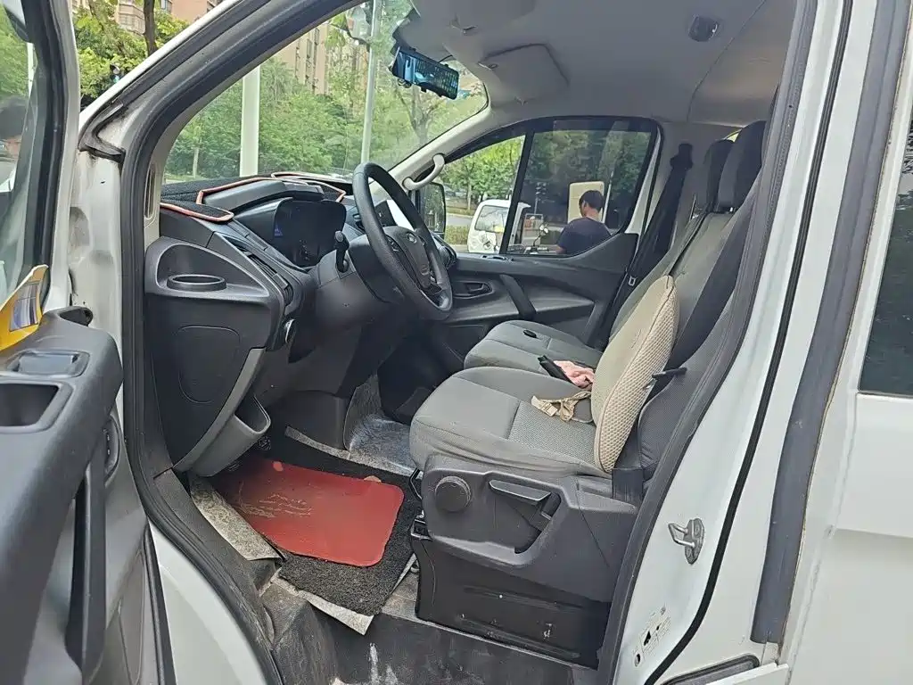 Ford Transit — миниатюра 17