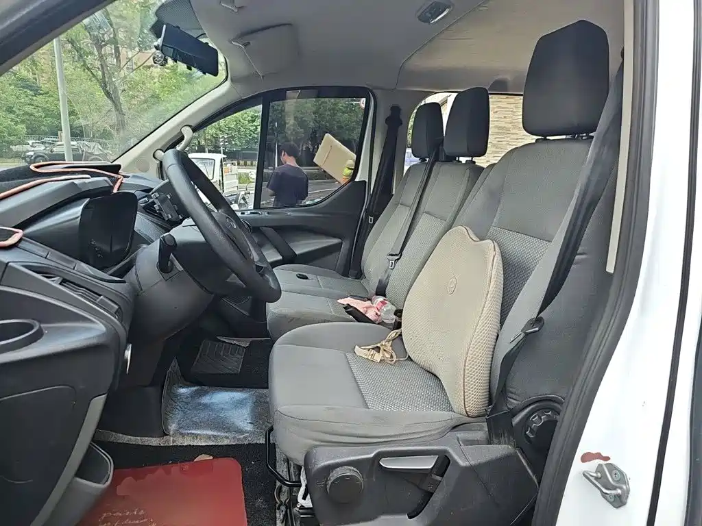 Ford Transit — миниатюра 16