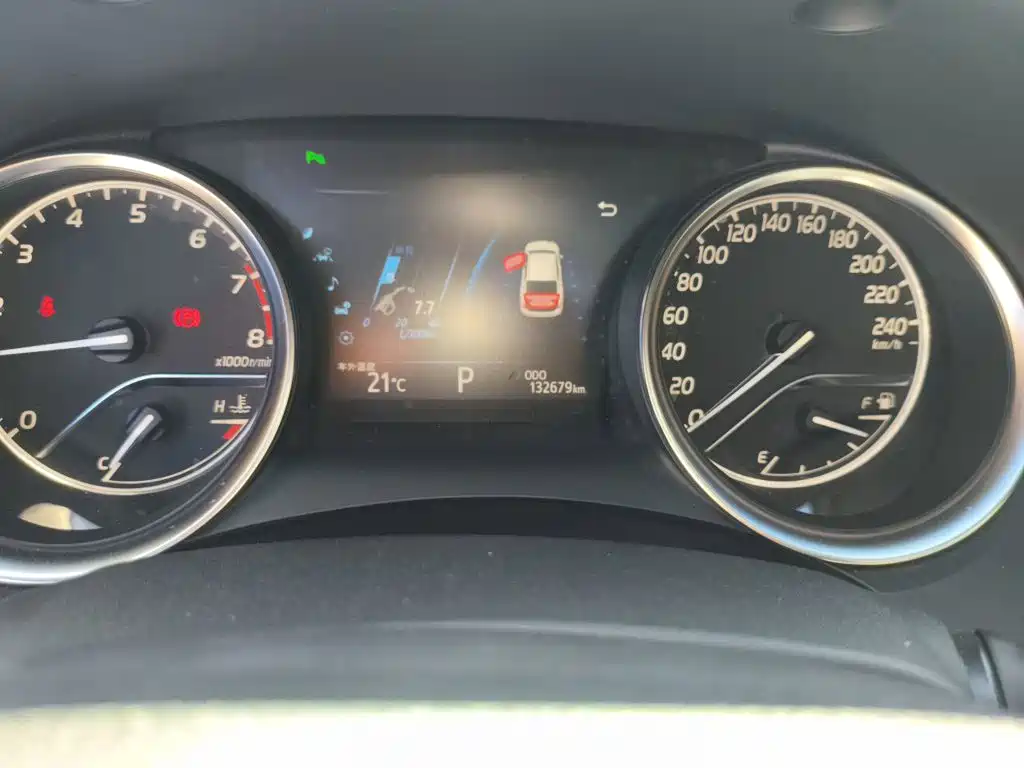 Toyota Camry — миниатюра 8