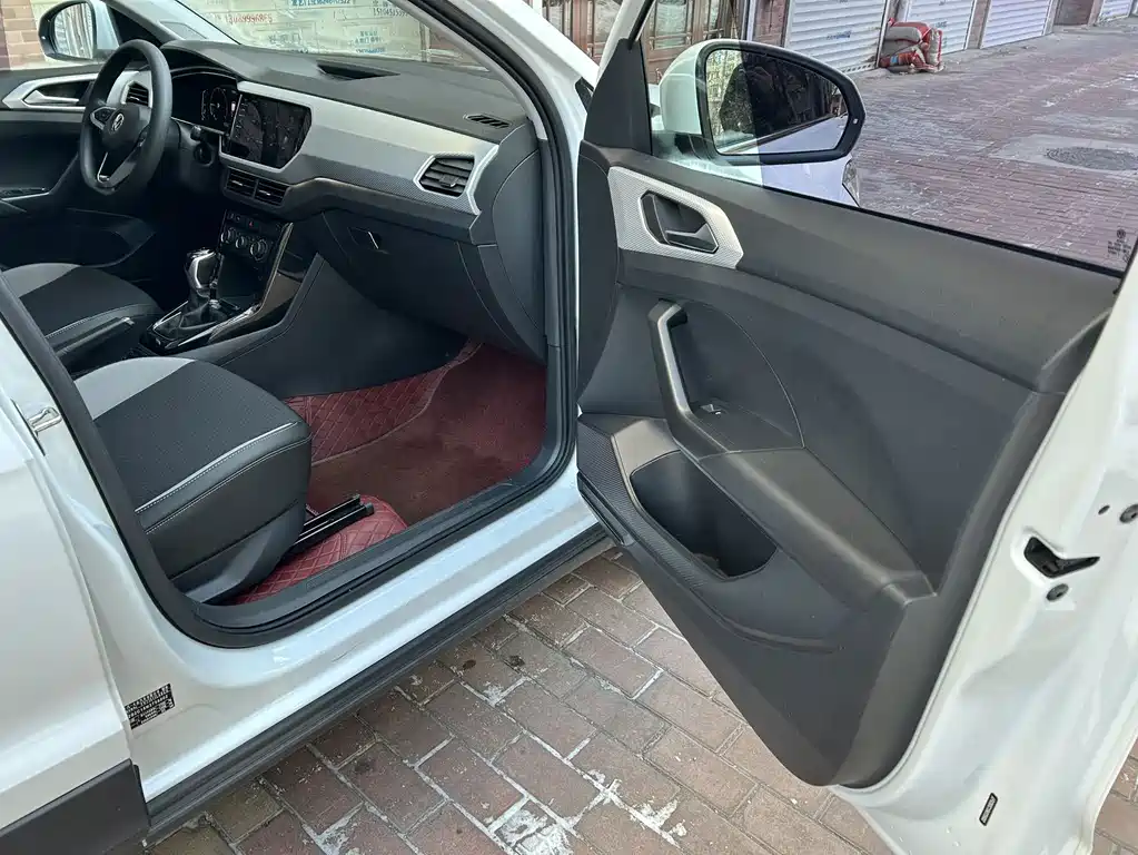 VOLKSWAGEN EXPLORING THE SHADOW