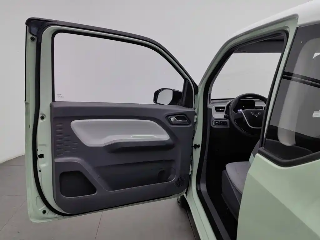 Wuling MINIEV — миниатюра 8