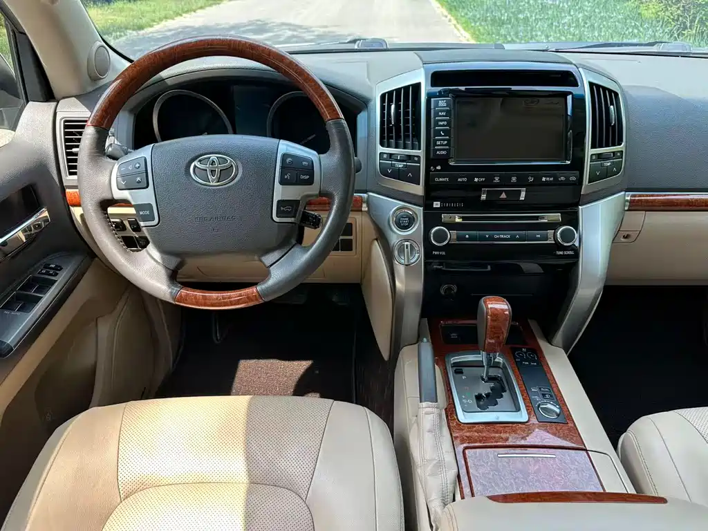 Toyota Land Cruiser 2015 5.7L VX-R