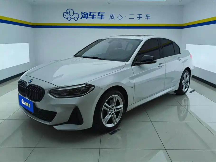 BMW 1 Series 2021 120i M Sport Night Edition
