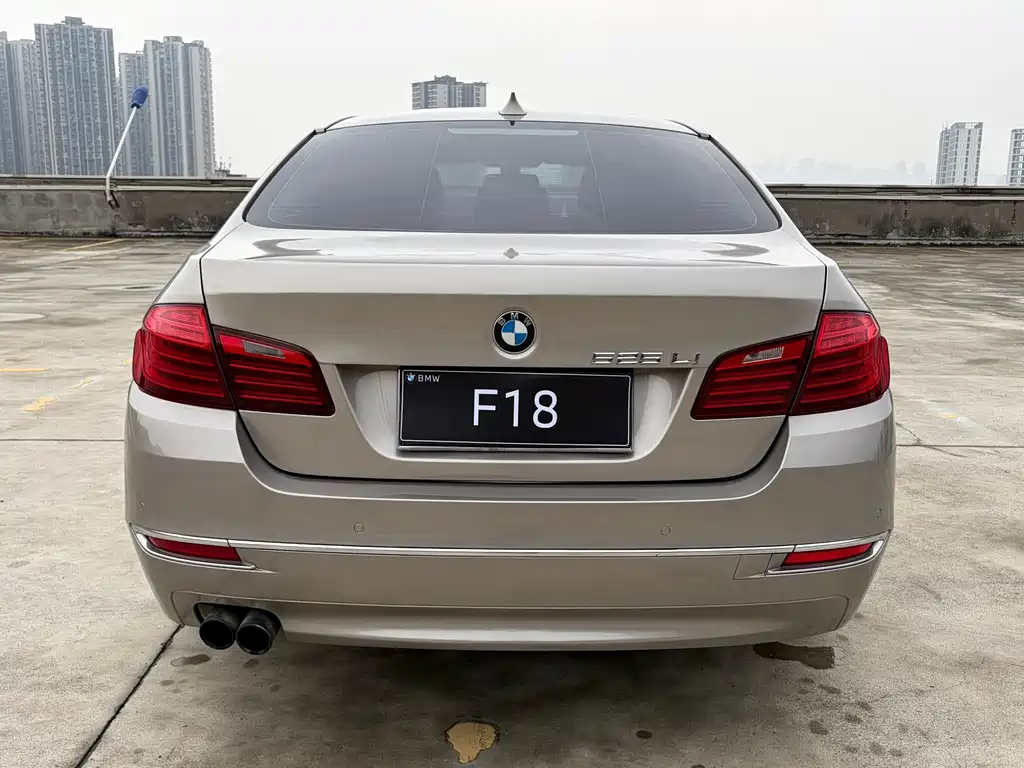 BMW 5 Series — миниатюра 6
